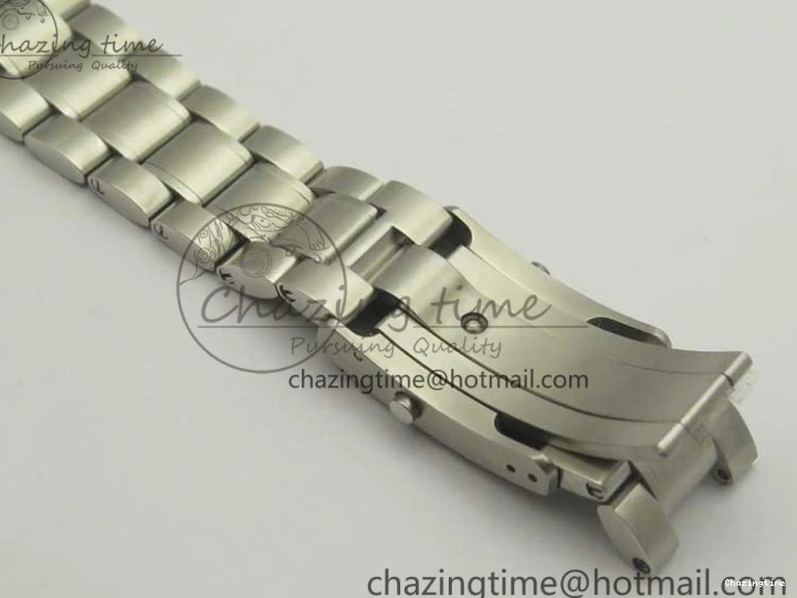 0217 UrbanChic Speedmaster Moonwatch OMF 1:1 Best Edition White Dial Black Hand on SS Bracelet A 8045